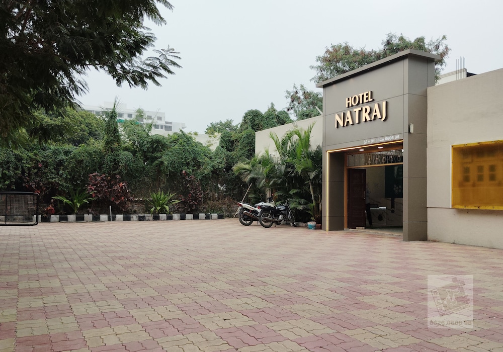6 cr hotel natraj aurangabad