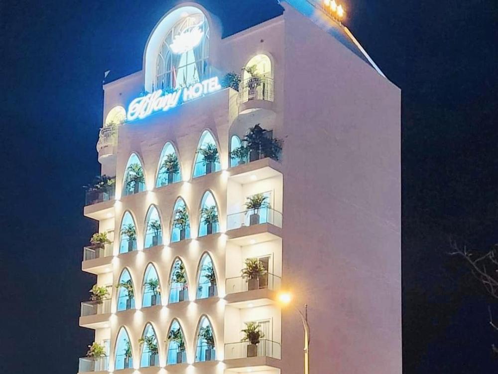 tiffany hotel and restaurant