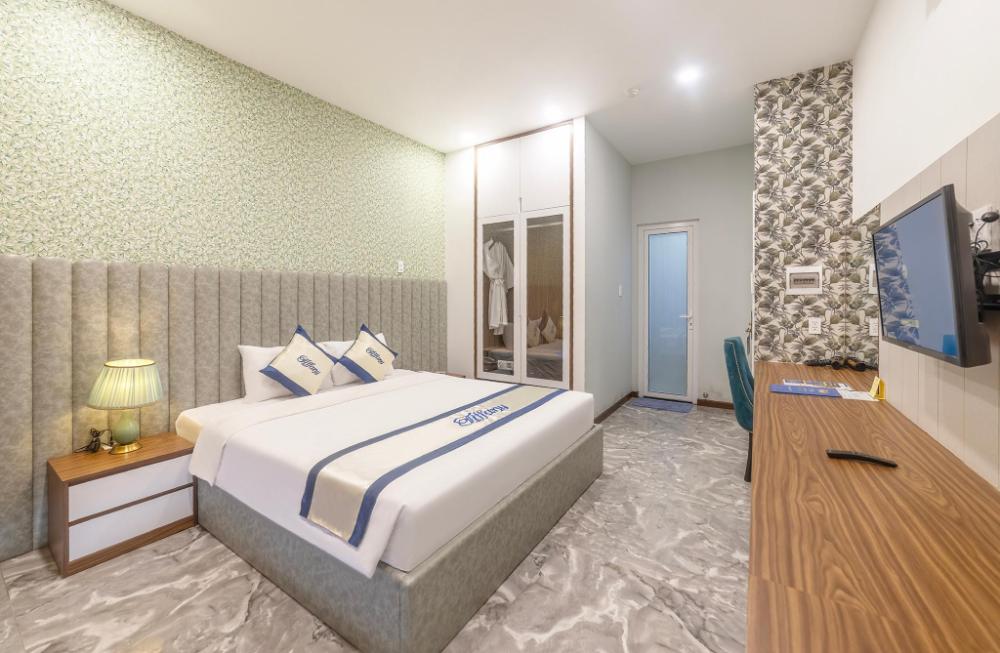 tiffany hotel and restaurant