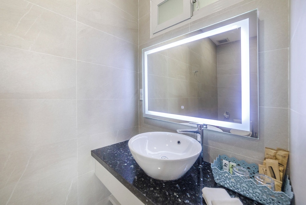 tiffany hotel and restaurant