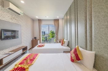 tiffany hotel and restaurant