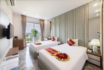 tiffany hotel and restaurant