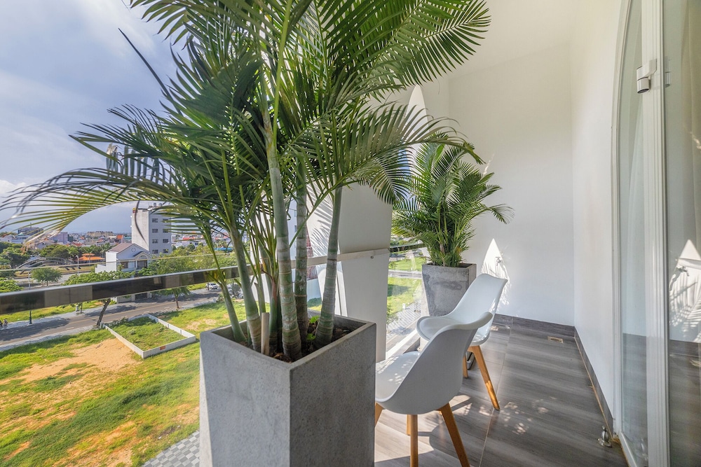 tiffany hotel and restaurant