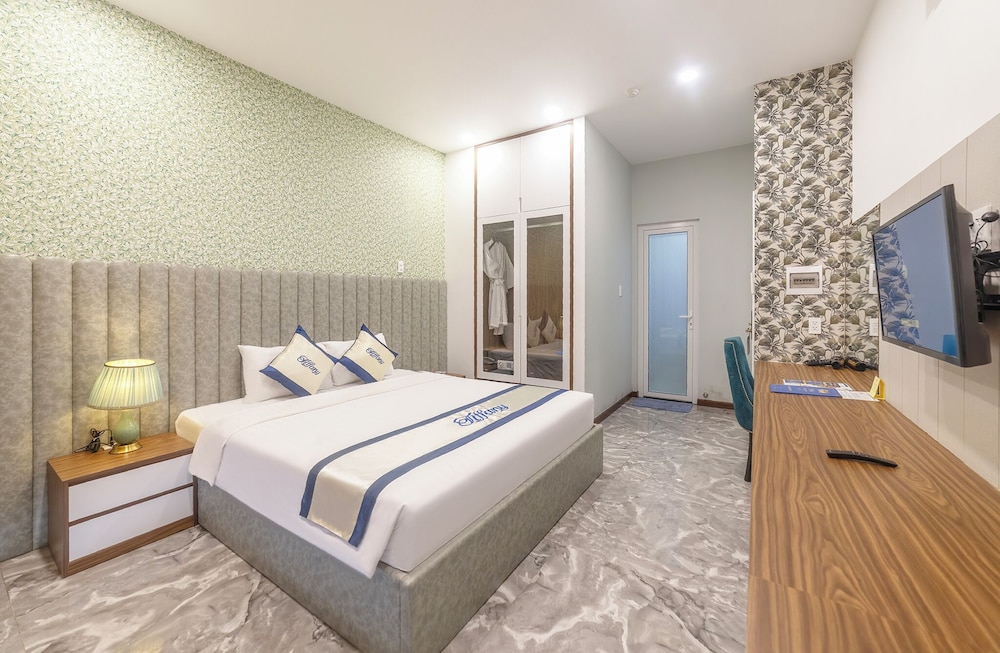 tiffany hotel and restaurant