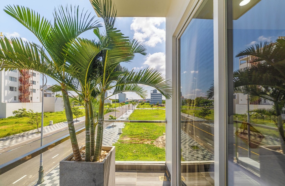 tiffany hotel and restaurant