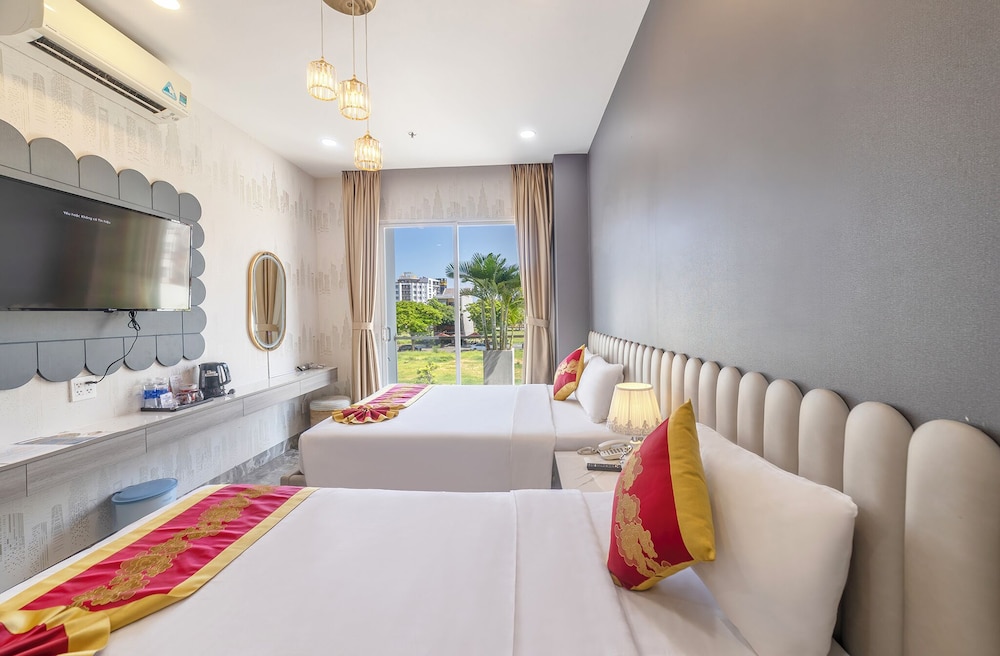 tiffany hotel and restaurant