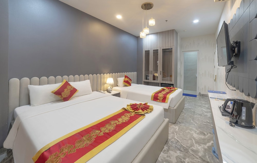 tiffany hotel and restaurant