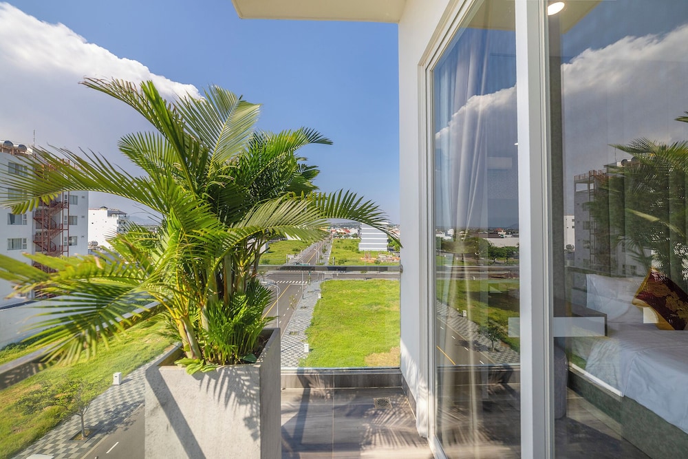 tiffany hotel and restaurant