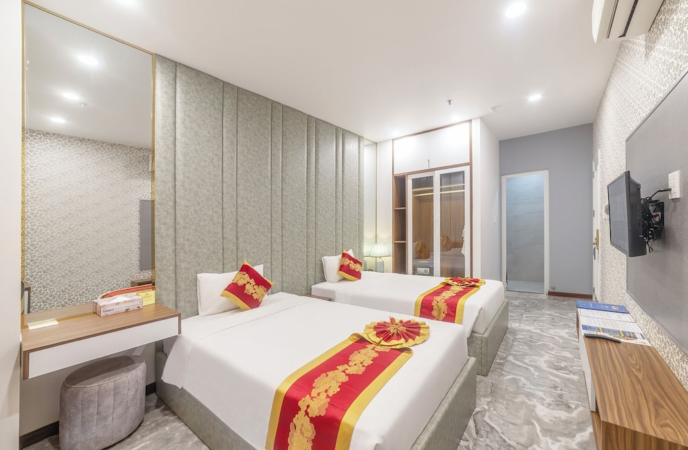 tiffany hotel and restaurant