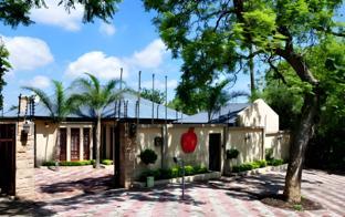 red apple guest house