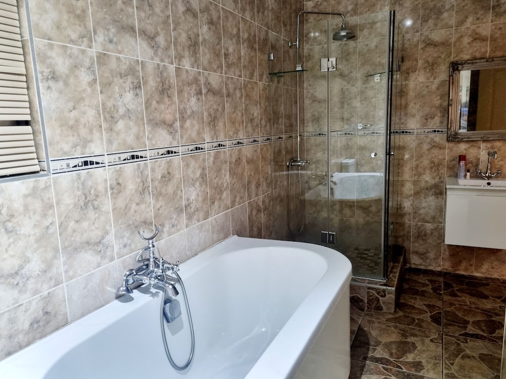 red apple guest house