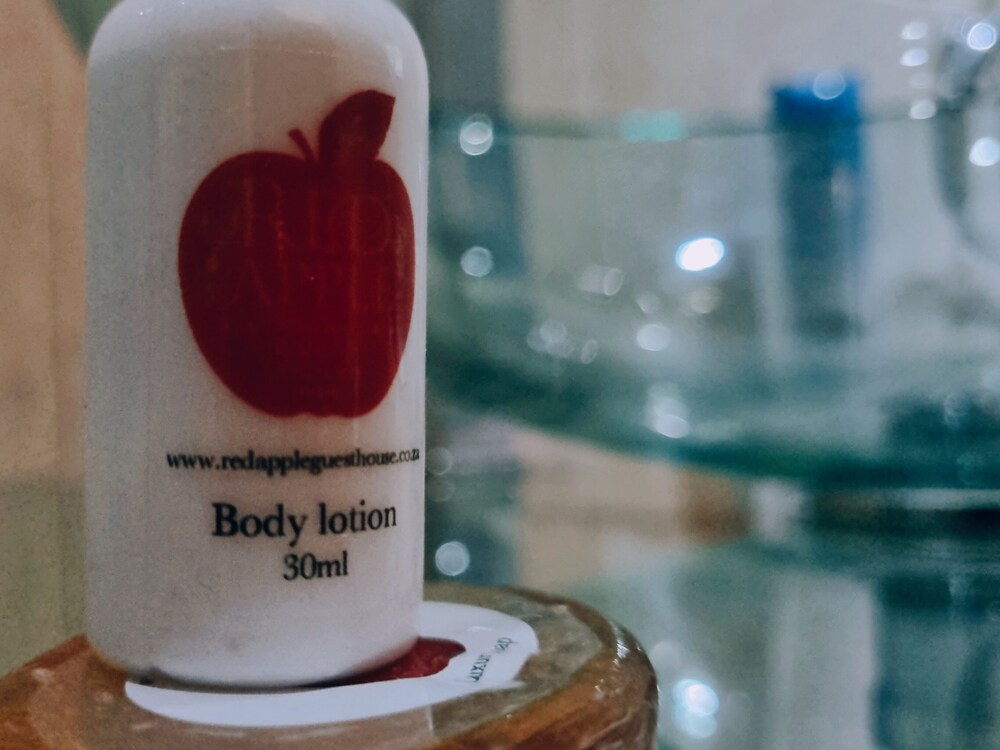 red apple guest house