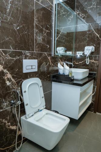 royal duong noi hotel