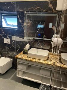 royal duong noi hotel