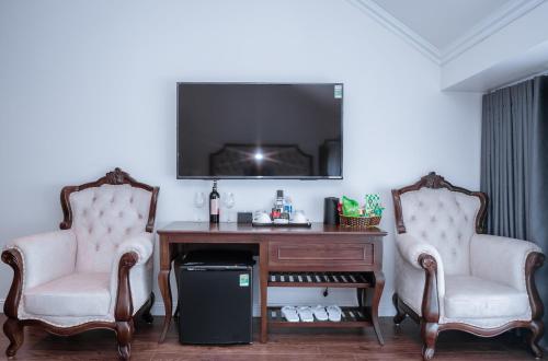 royal duong noi hotel