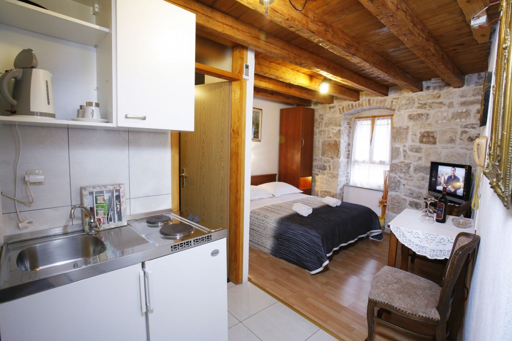 Villa Matejuska Heritage,Split>>Hvar,3 star