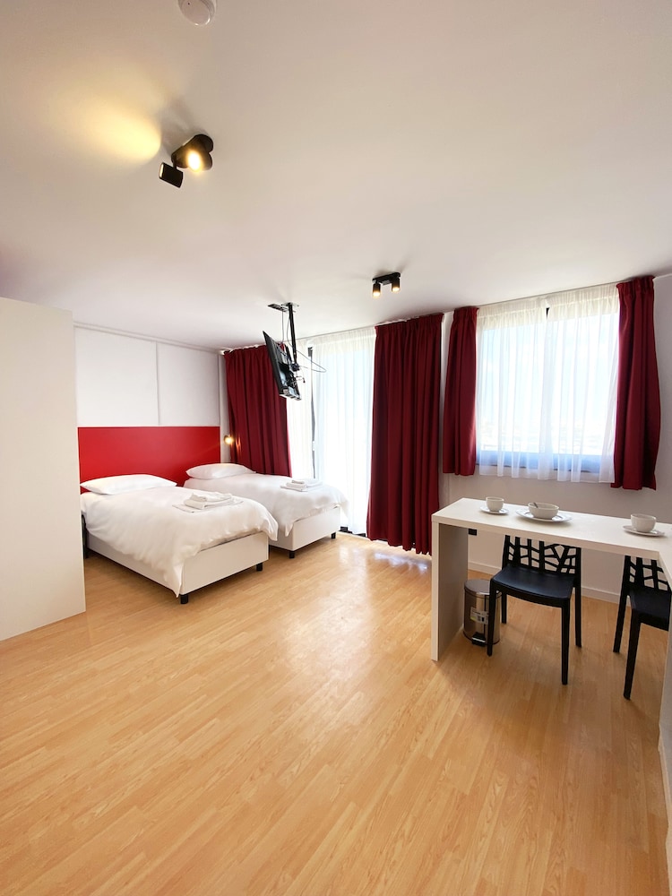 citizen suites