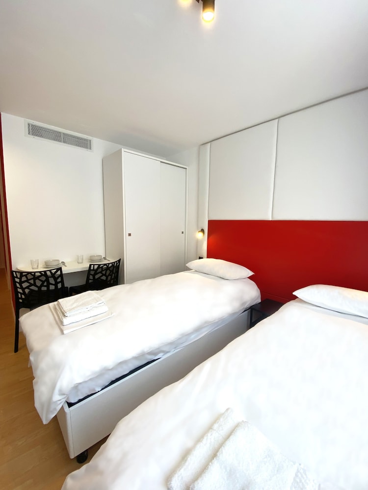citizen suites