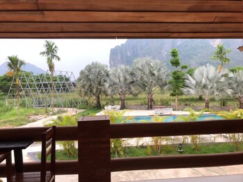 vang vieng romantic place resort