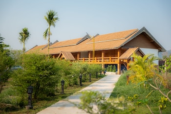 vang vieng romantic place resort