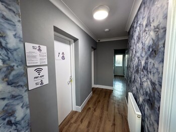 Billy's Place,United Kingdom>>Boston,2 star
