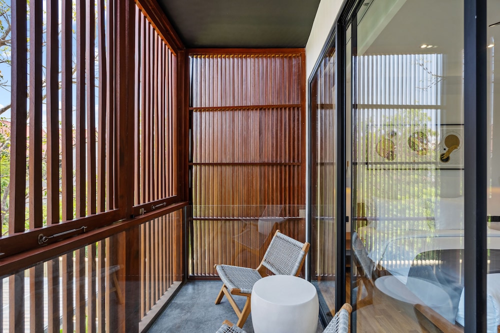 red sunset villa by hombali