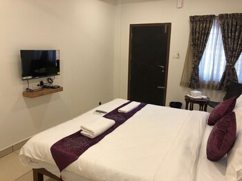 hotel amulya regency near kempegowda international airport
