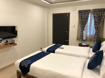 hotel amulya regency near kempegowda international airport