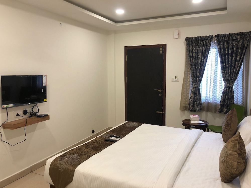 hotel amulya regency near kempegowda international airport