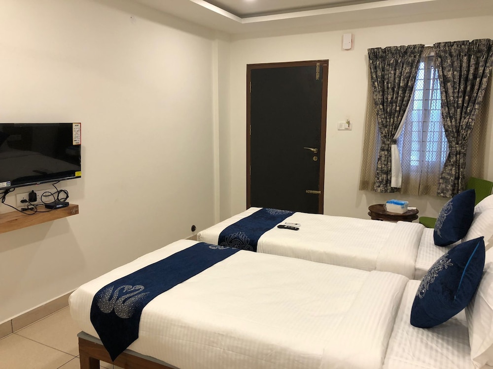 hotel amulya regency near kempegowda international airport