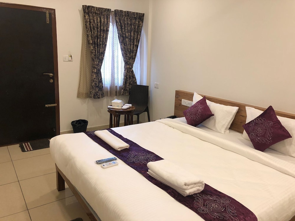 hotel amulya regency near kempegowda international airport