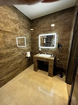 rasoda hotel and restaurant