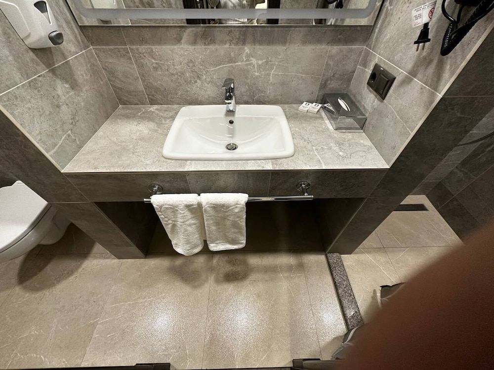 rasoda hotel and restaurant