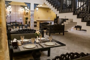 rasoda hotel and restaurant