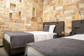 rasoda hotel and restaurant