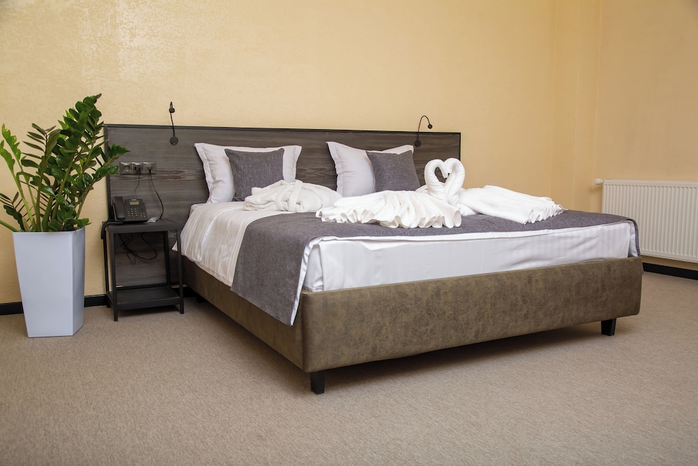 rasoda hotel and restaurant