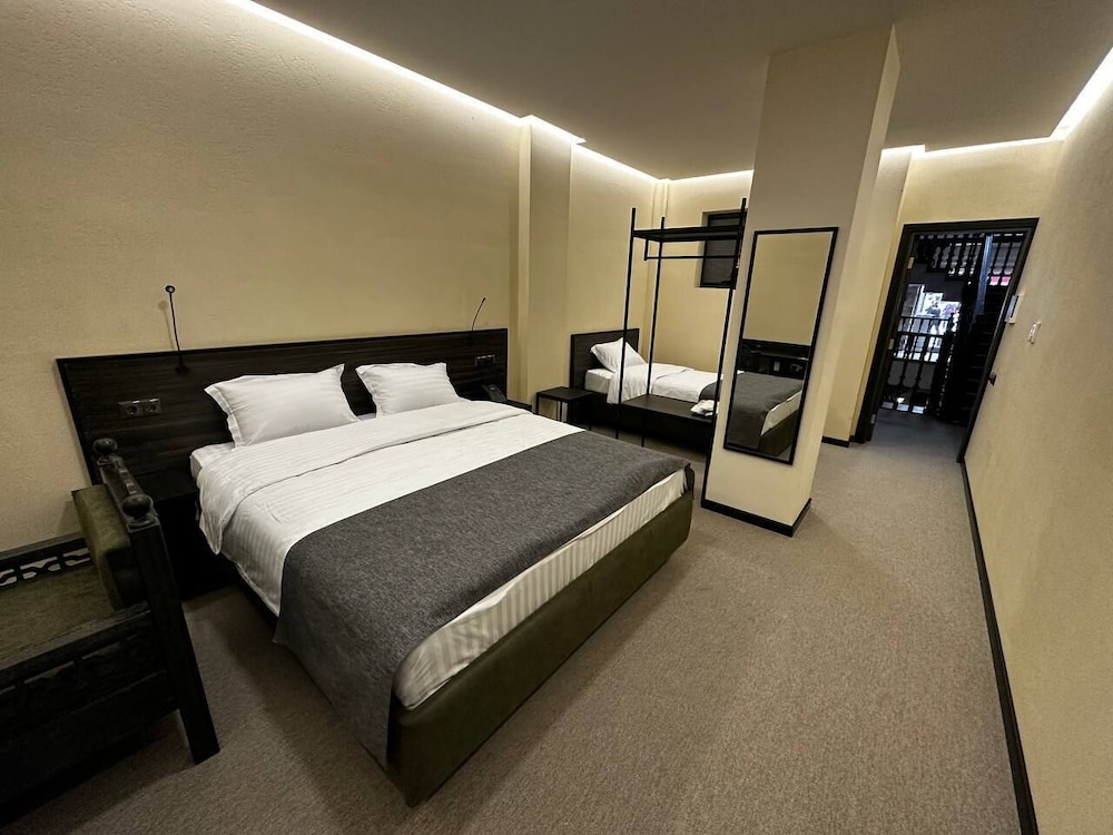 rasoda hotel and restaurant