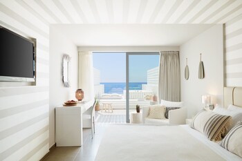 lichnos beach hotel and suites