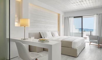 lichnos beach hotel and suites