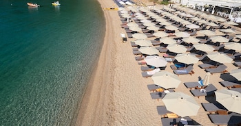 lichnos beach hotel and suites