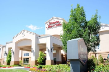 hampton inn and suites redding