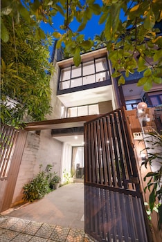 t p deluxe villa