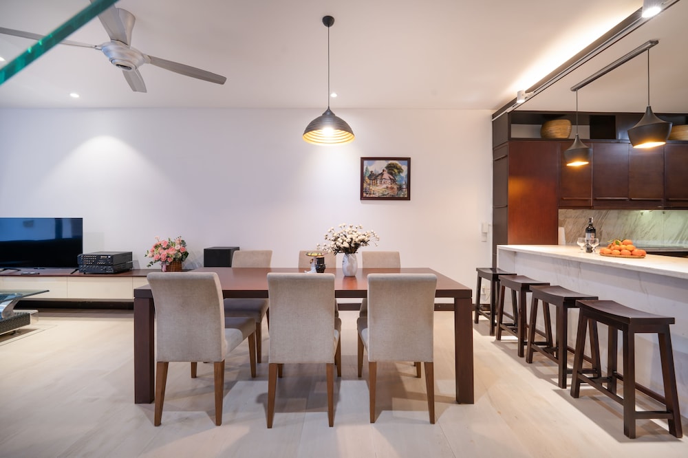t p deluxe villa