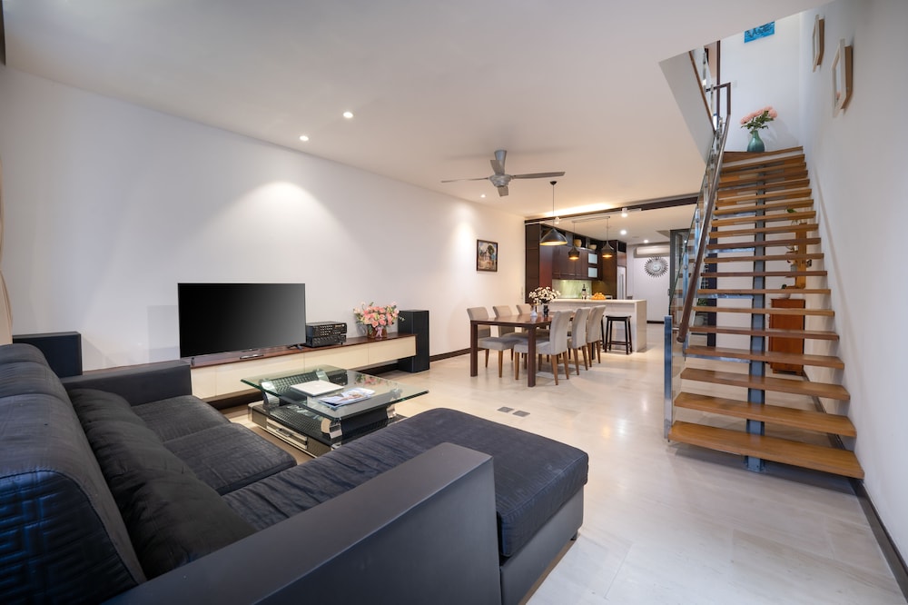t p deluxe villa