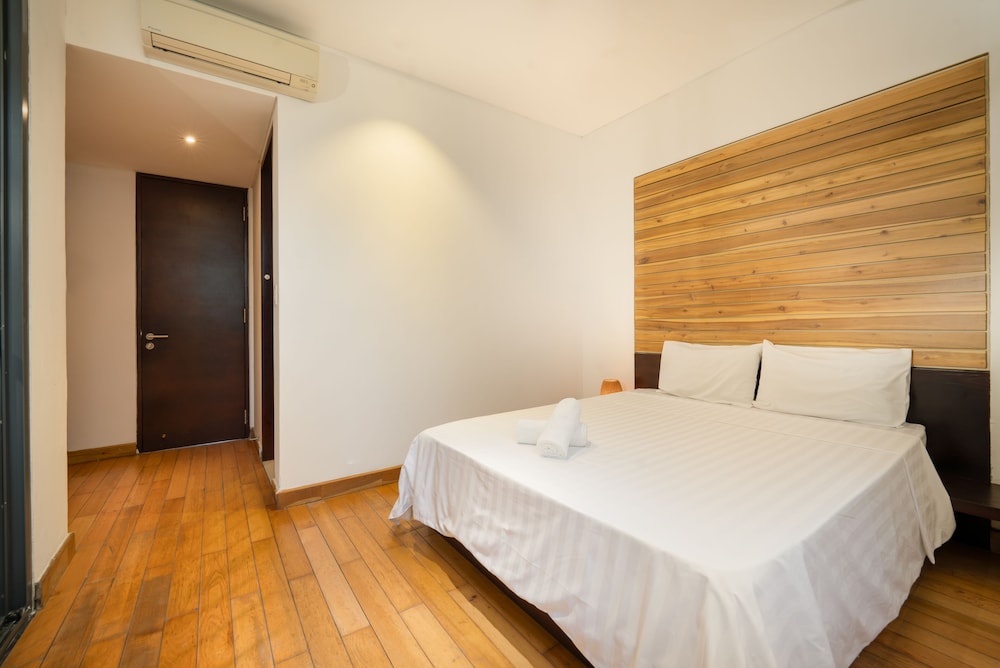 t p deluxe villa