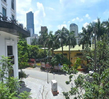 thanh hang hotel near emerald my dinh