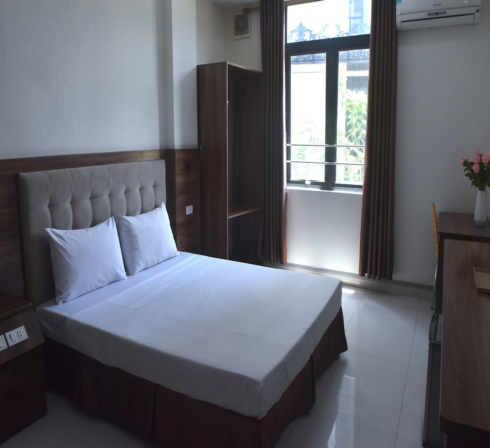 thanh hang hotel near emerald my dinh