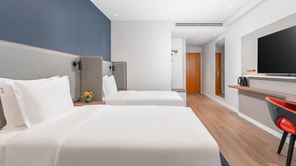 holiday inn express weifang city center an ihg hotel