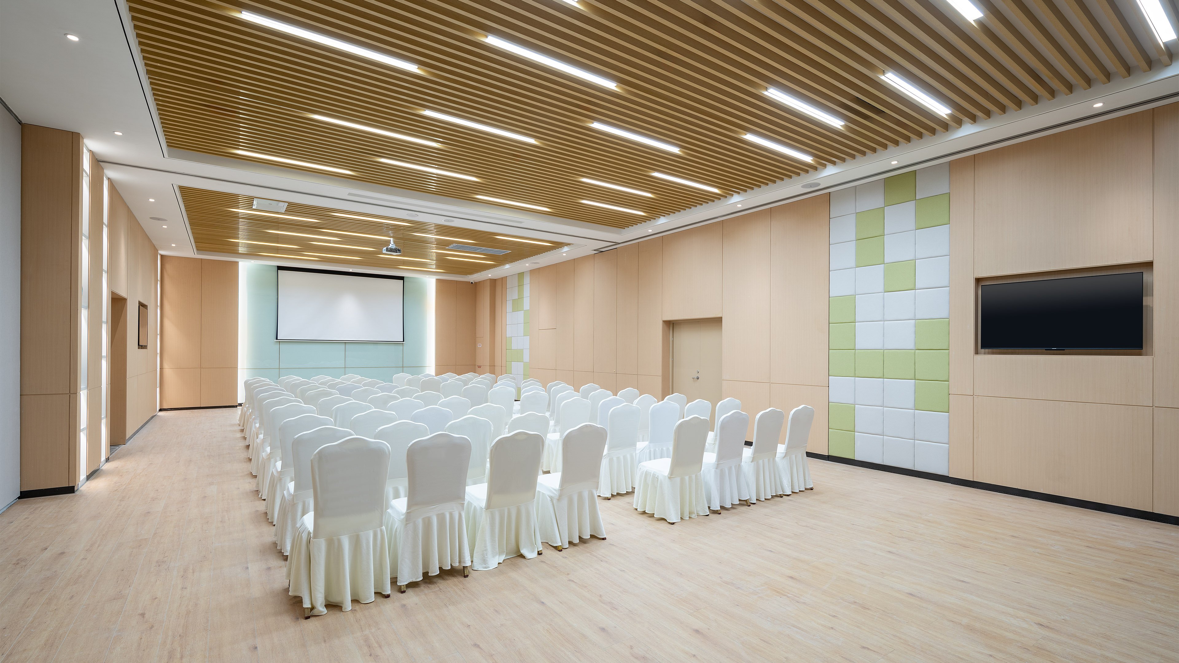 holiday inn express weifang city center an ihg hotel