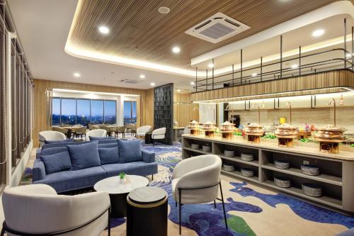 aston palu hotel and conference center